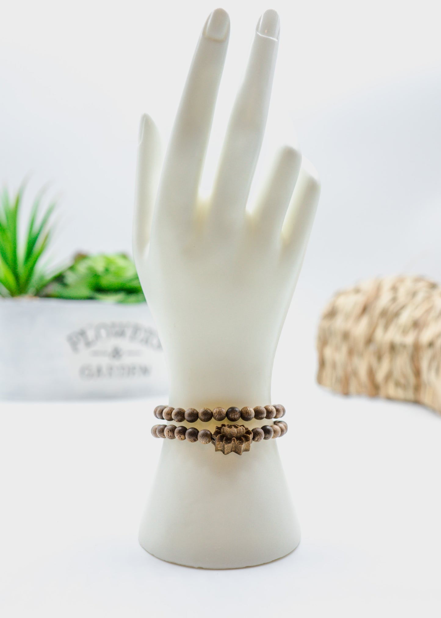 Vòng Trầm Hương Campuchia Charm Hoa Sen